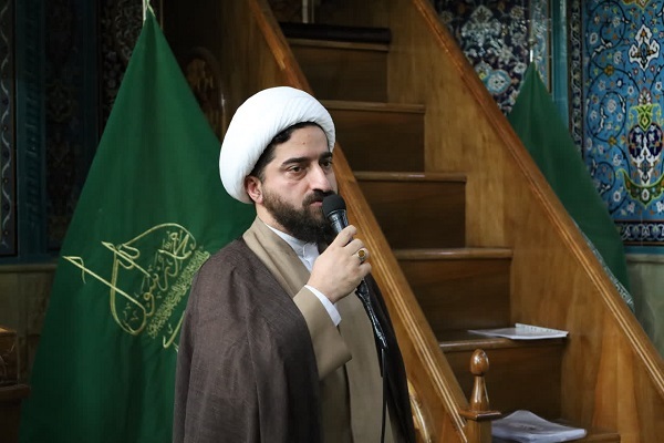 حوزههای علمیه تنها مسیر تربیت پیشگامان نجات بشریت هستند