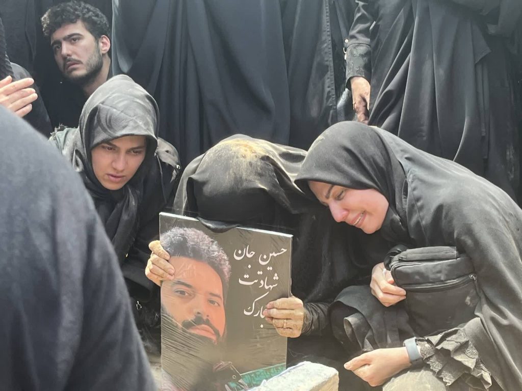 وداعی عاشورایی با شهدای حمله تروریستی اسرائیل در بهشت زهرا (س)