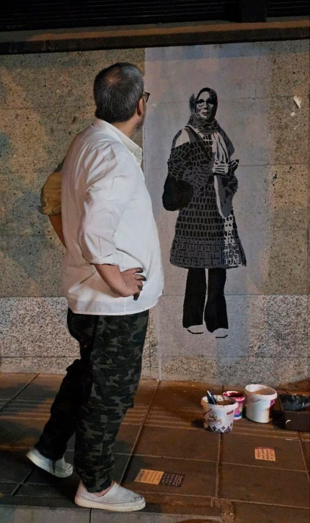 روایت نقاشی شهدا بر دیوار خیابان‌های تهران