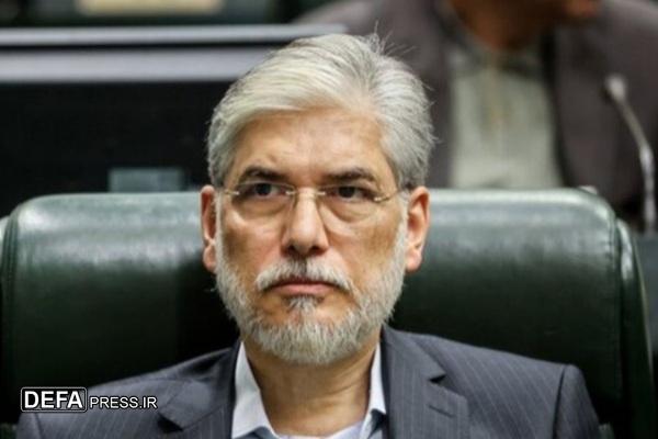 ادای احترام وزیر علوم به خانواده شهدای هسته‌ای کشورمان