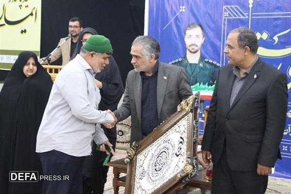 تجلیل از خانواده شهید ایمان قائدی از شهدای جنگ ۱۲ روزه