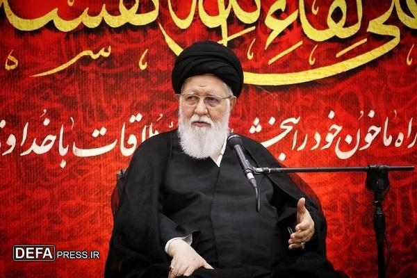 ضرورت حفظ و تحکیم انسجام اجتماعی/ تعامل توأم با رفاقت رمز پیروزی در جبهه فرهنگی است