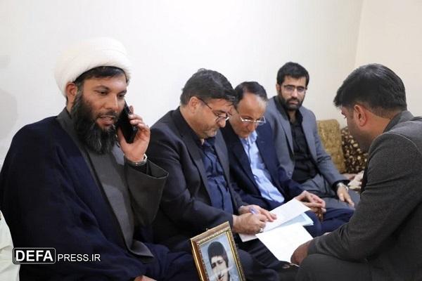 دیدار استاندار و جمعی از مسئولان با خانواده شهید نجف‌قلی مهری بابادی در شهرستان کوهرنگ