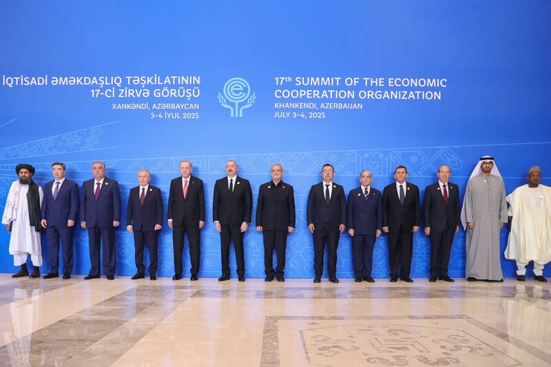 اکو نماد جدی دیپلماسی همسایگی است