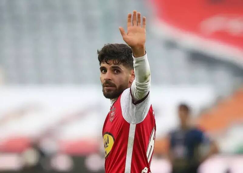 توضیح مدیر پرسپولیس در مورد وضعیت محمد عمری