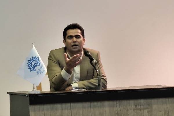 تولید آثار مکتوب در حوزه ایثار و شهادت ماندگارترین ادای دَین به شهدای کردستان است