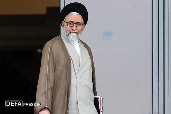 خطیب: باید در راه مقاومت استقامت و وحدت داشته باشیم/ توانمندی نیرو‌های مسلح در سطح عالی قرار دارد