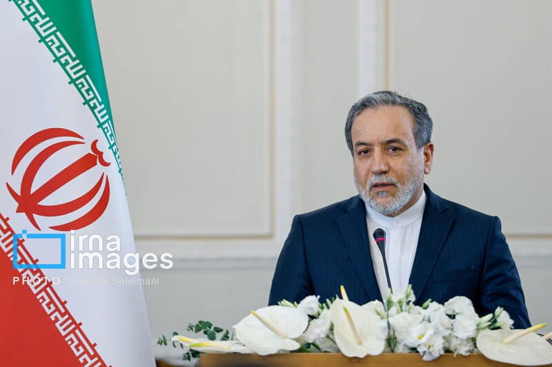 خون شهدا راه مقاومت وعزت طلبی ملت ایران را روشن‌تر می‌کند