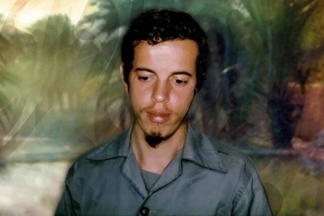 شهید حسن باقری در زمان روزنامه جمهوری +عکس