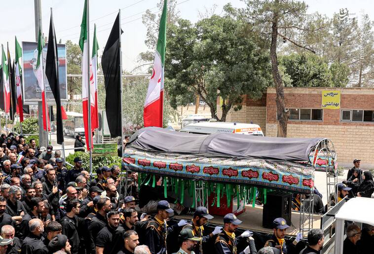 عکس/ تشییع پیکر مطهر شهیدان حملات رژیم صهیونیستی به ایران