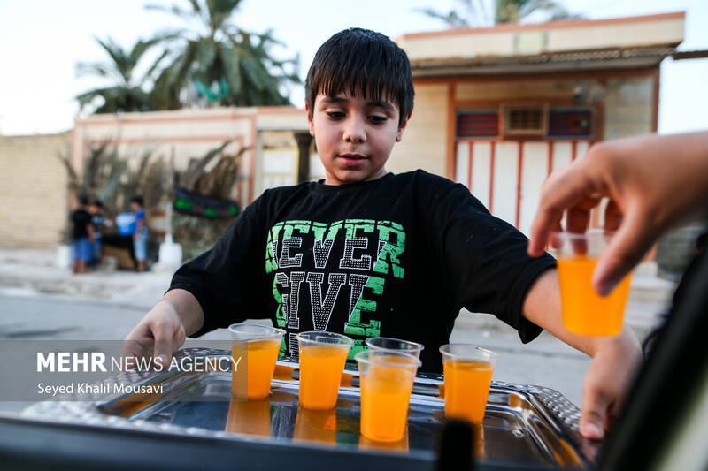 عکس/ کودکان رامشیر؛ پیشگامان خدمت حسینی