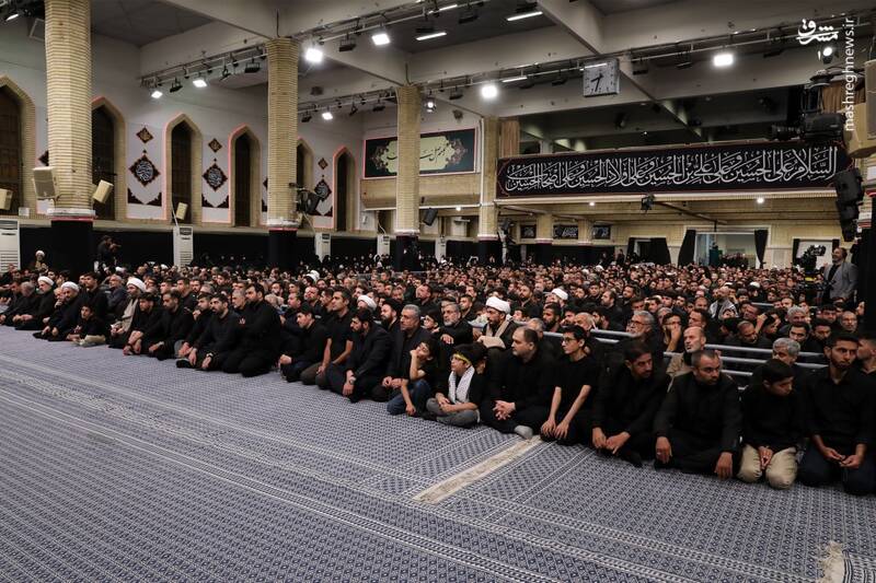 فیلم/ لحظاتی از نوحه‌خوانی ‌حدادیان در شام غریبان در حسینیه امام خمینی(ره)