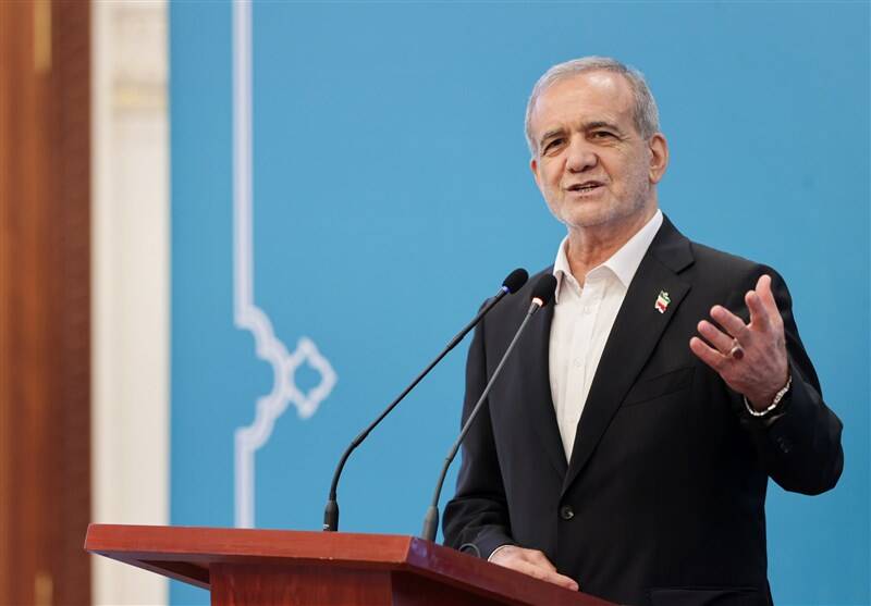 پزشکیان: قم می‌تواند قطب فرودگاهی بین‌المللی کشور شود