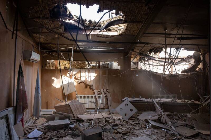 گزارش نیویورک تایمز از خشم عمومی در ایران از حملات جنایتکارانه اسرائیل به زندان اوین+عکس