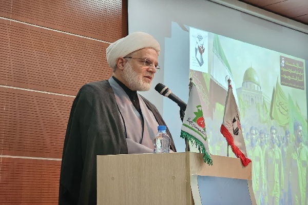 آزادگان انسان‌های ارزنده و سرمایه‌های ارزشمند کشورمان هستند