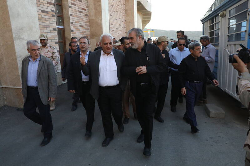 عزیزی: اجازه نخواهیم داد پای بیگانگان به منطقه باز شود