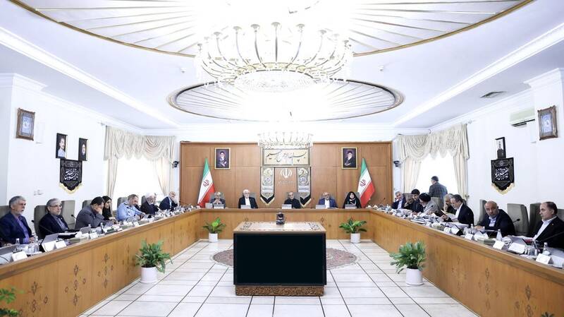 هیات دولت تصویب لایحه حذف چهار صفر از پول ملی را تصویب کرد