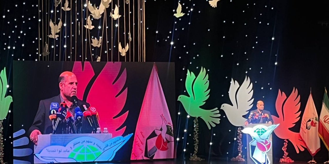 وارثان راه امام و پیام‌آوران عزت در بند اسارت آزادگان هستند