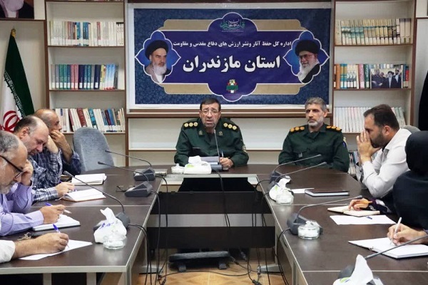 تصاویر/ دیدار مدیرکل حفظ آثار و نشر ارزش‌های دفاع مقدس و مقاوت استان مازندران با آزاده «مهدی انگوتین»