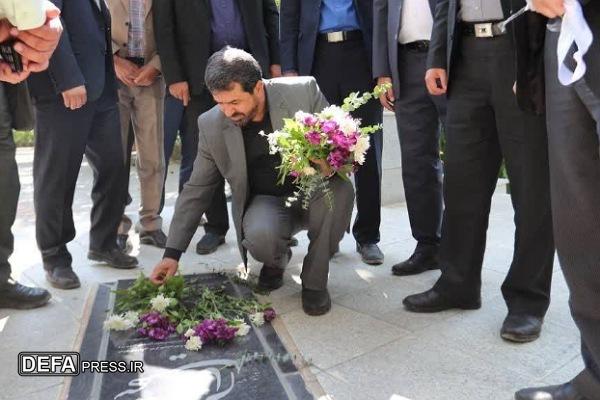 ادای احترام استاندار همدان به مقام شامخ شهدای گمنام سرکان + تصاویر