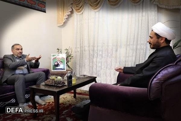 عاشقانههای زمینی یک خانواده آسمانی