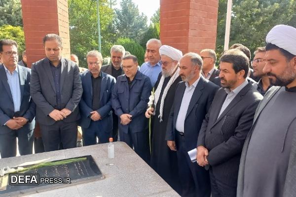 ادای احترام استاندار همدان به مقام شامخ شهدای جوکار + تصاویر