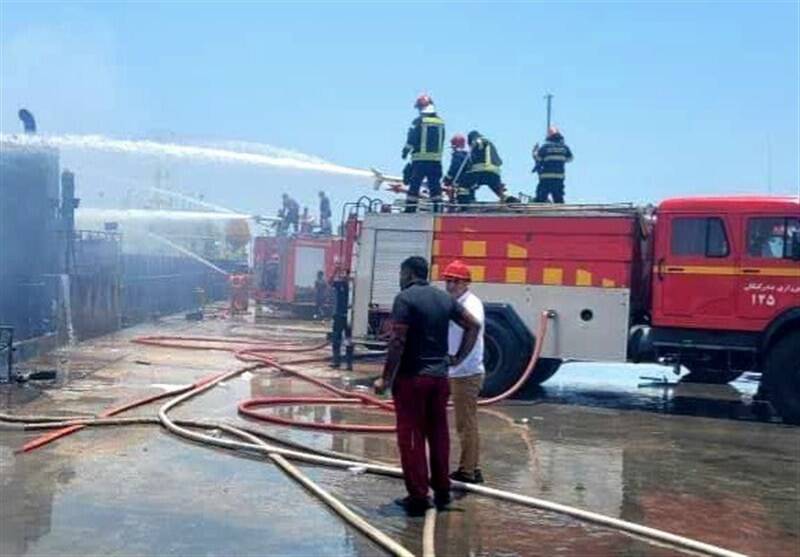 آتش‌سوزی انبار ضایعات شرکت آبفا در کرمانشاه