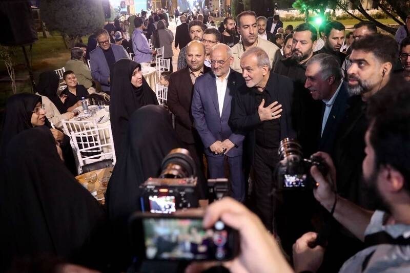 از شوخی رئیس جمهور درباره سلفی تا درخواست افزایش حقوق خبرنگاران