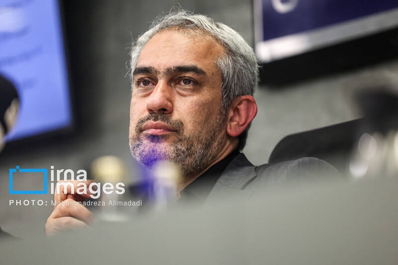 حمایت وزیر اقتصاد از تک‌نرخی شدن ارز