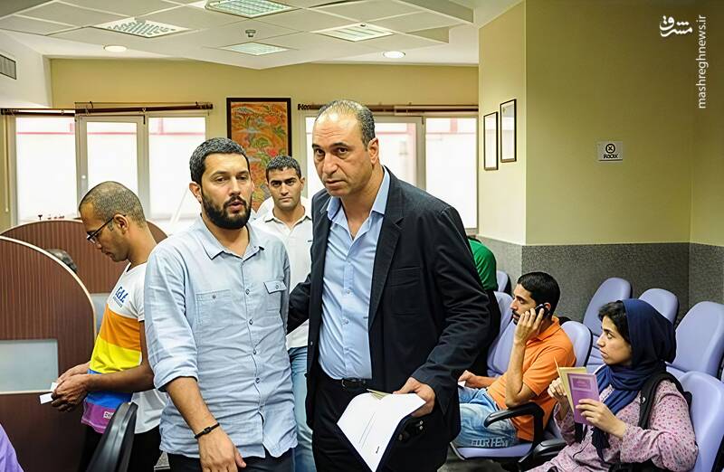 «حمید فرخ‌نژاد» چگونه همایش سلطنت‌طلبان را تبدیل به یک نمایش کمدی کرد؟ +عکس و فیلم