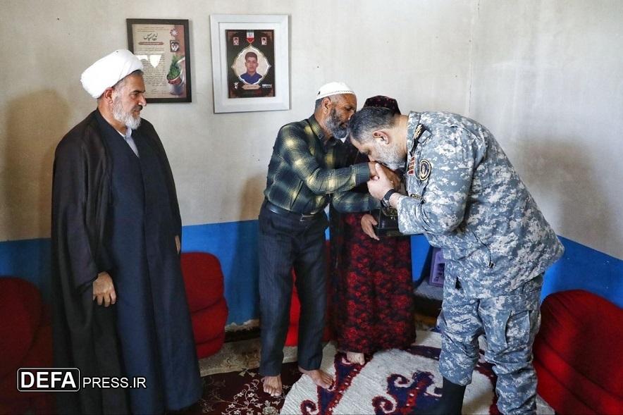 دریادار ایرانی: ایستادگی مردم ایران پیام کوبنده‌ای به دشمنان بود