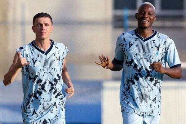 دو بازیکن خارجی استقلال در لیست ۱۸ نفره بازی با ذوب‌آهن