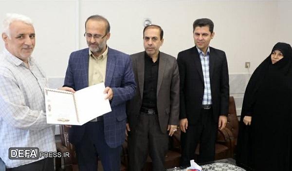 دیدار مدیرکل آموزش و پرورش قم با فرهنگی آزاده دفاع مقدس