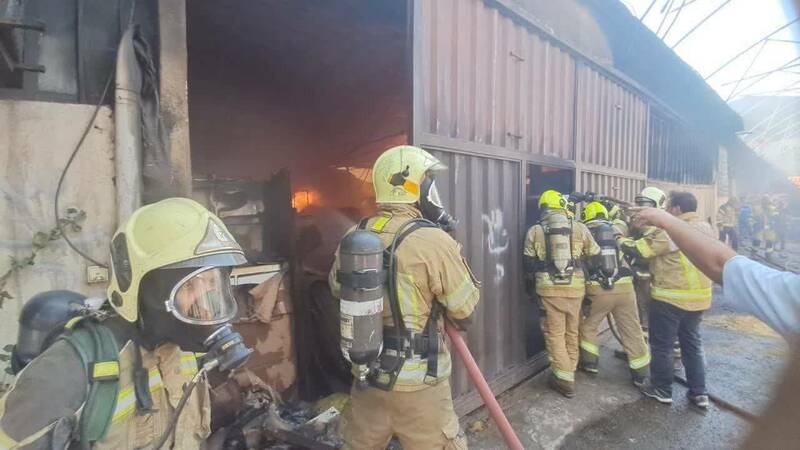 ساختمان اصناف بهشهر در آتش سوخت