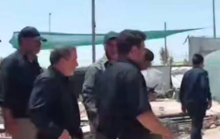 فیلم/ حضور وزیر خارجه در مسیر پیاده روی اربعین