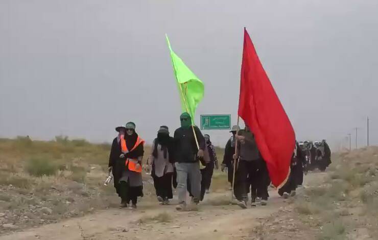 فیلم/ پیاده‌روی زائران از شیروان به سمت حرم رضوی