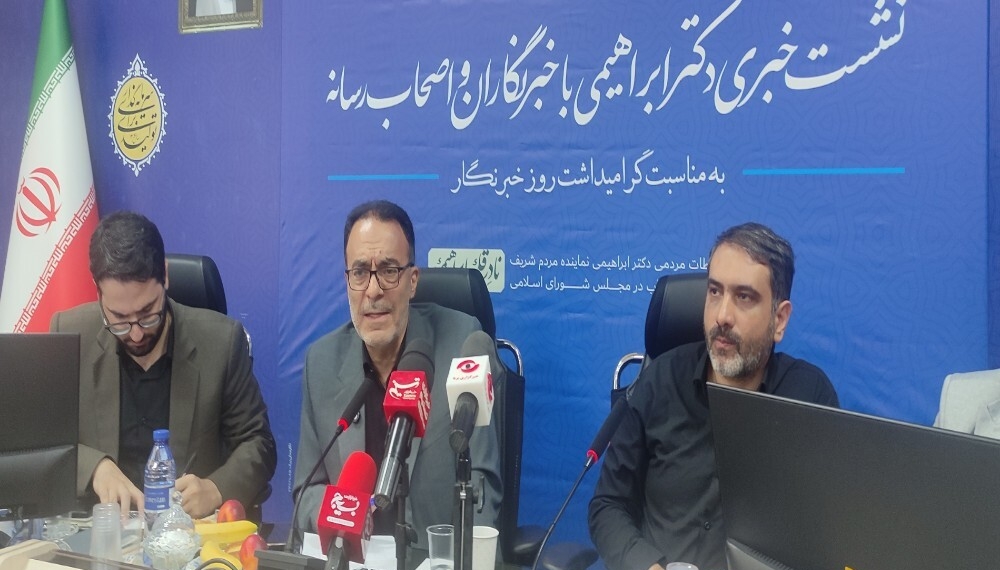 نادرقلی ابراهیمی: پروژه موزه دفاع مقدس استان مرکزی نیازمند همت چند جانبه است