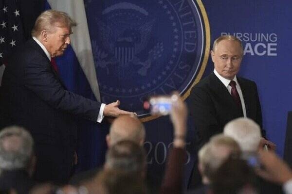 نماینده کنگره آمریکا: ترامپ چقدر چاپلوس کرملین است!