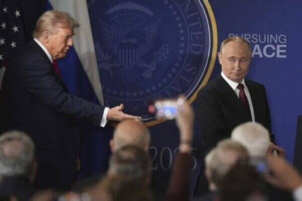 نماینده کنگره آمریکا: ترامپ چقدر چاپلوس کرملین است!