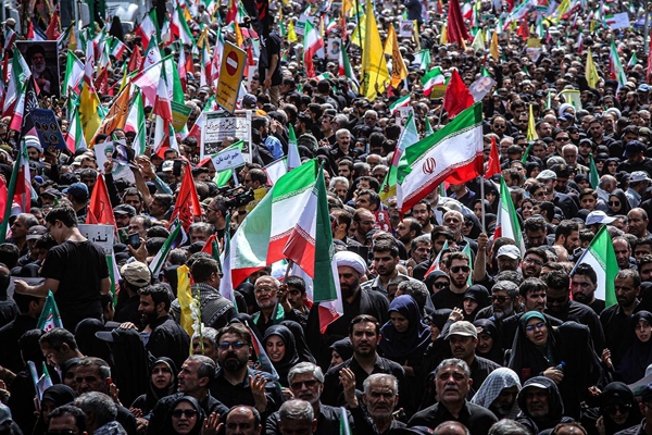 هجمه دشمن منجر به وحدت و همدلی بیشتر در جامعه شد