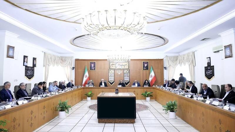 هیات دولت تصویب لایحه حذف چهار صفر از پول ملی را تصویب کرد