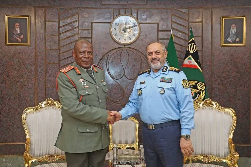 وزیر دفاع: برای هرگونه ماجراجویی جدید دشمن آمادگی کامل داریم