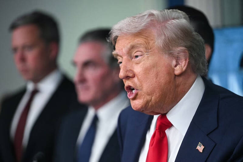 کاخ سفید: ترامپ چندین گزینه برای پایان دادن به جنگ در اوکراین دارد