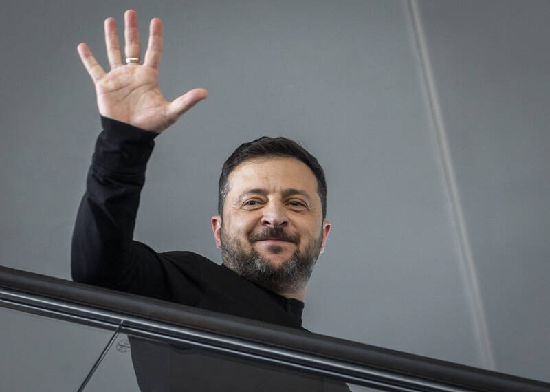 کاسبی زلنسکی و شرکاء در آستانه‌ی تسلیم، رکورد زد/ زلنسکی ماهانه ۵۰ میلیون دلار به امارات منتقل می کند