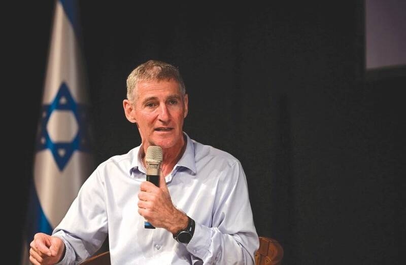 گولان: نتانیاهو اسرائیل را به گروگان گرفته‌ است