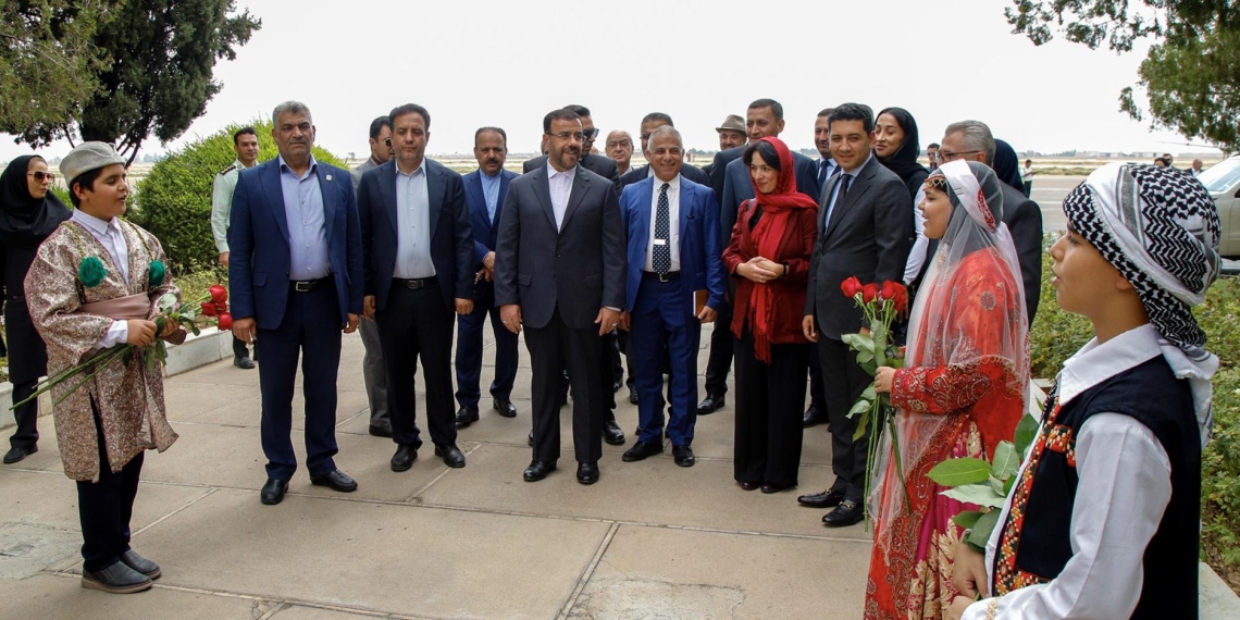 وزیر فرهنگ ارمنستان وارد شیراز شد