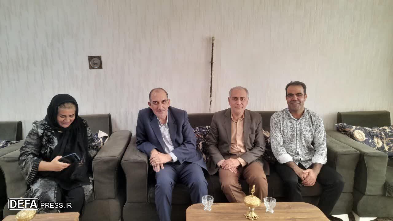 دیدار رییس بنیاد شهید تبریز با یک عضو جامعه ایثارگری اهل تسنن در هفته وحدت 
