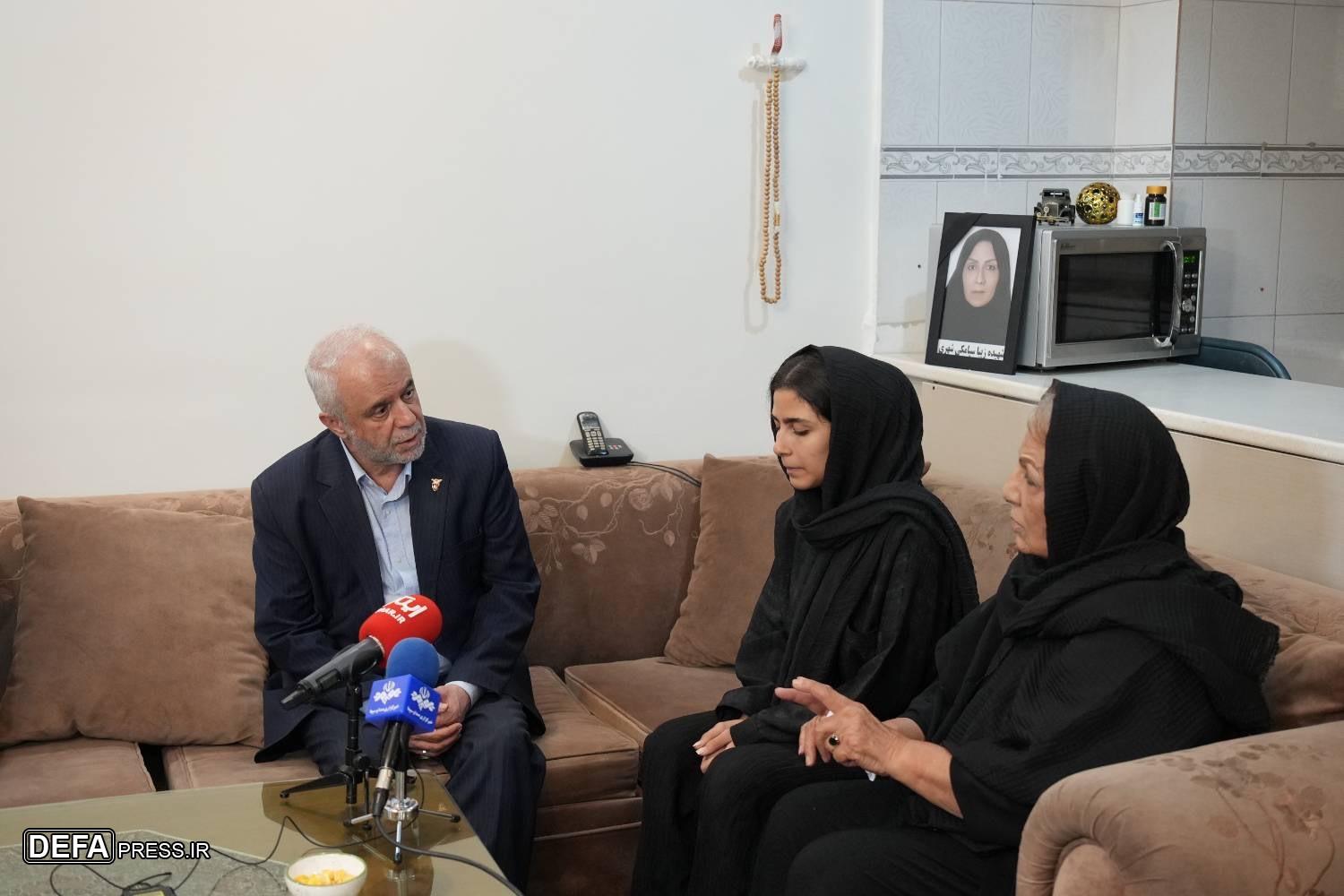 ملت ایران با همدلی راه شهدا را ادامه خواهند داد