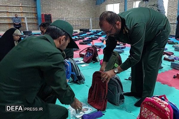 توزیع ۸۰۰ بسته لوازم التحریر توسط گروه‌های جهادی در قوچان