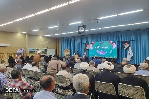 تجلیل از روحانیون رزمنده به مناسبت هفته دفاع مقدس+ تصویر